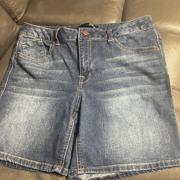 Shorts - Picture 1 of 1